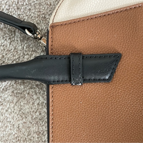 Nine West tote bag, pebbled leather, beige, brown and black. - Picture 8 of 9